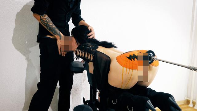 Halloweenvideo - von meiner Sexmaschine Anal durchgefickt bis ich vor Lust pisse + Throatpie Blowjob