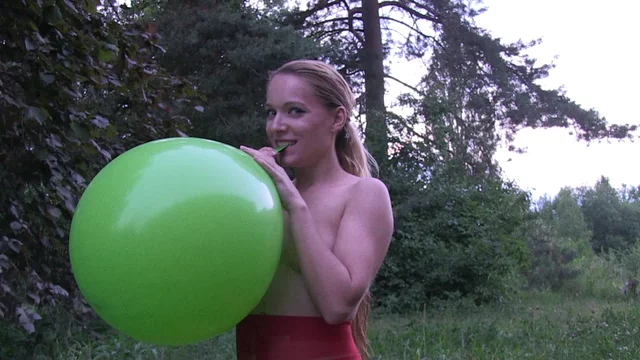 Balloons and tights wetting