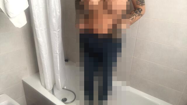 Hotelzimmer pisse in jeans