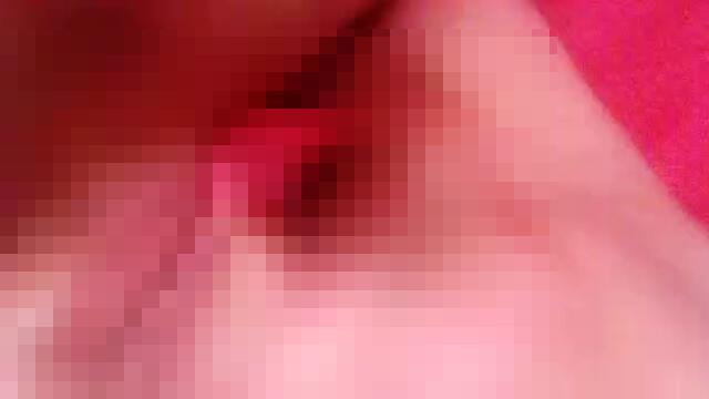 Orgasmus mit Dildo und Fingern