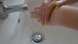 Beim Händewaschen