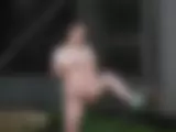 Nude in Public - Bild 11 von 20