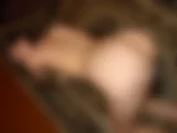 Schwarzhaarige zeigt ihren Arsch und Pussy - Bild 13 von 50