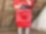 Lady im roten Samt Minikleid 1 - Bild 3 von 15