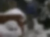 Dem Nachbarn beim Schneefegen einen geblasen (Die Fotos zum Video) - Bild 4 von 21