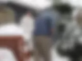 Dem Nachbarn beim Schneefegen einen geblasen (Die Fotos zum Video) - Bild 5 von 21